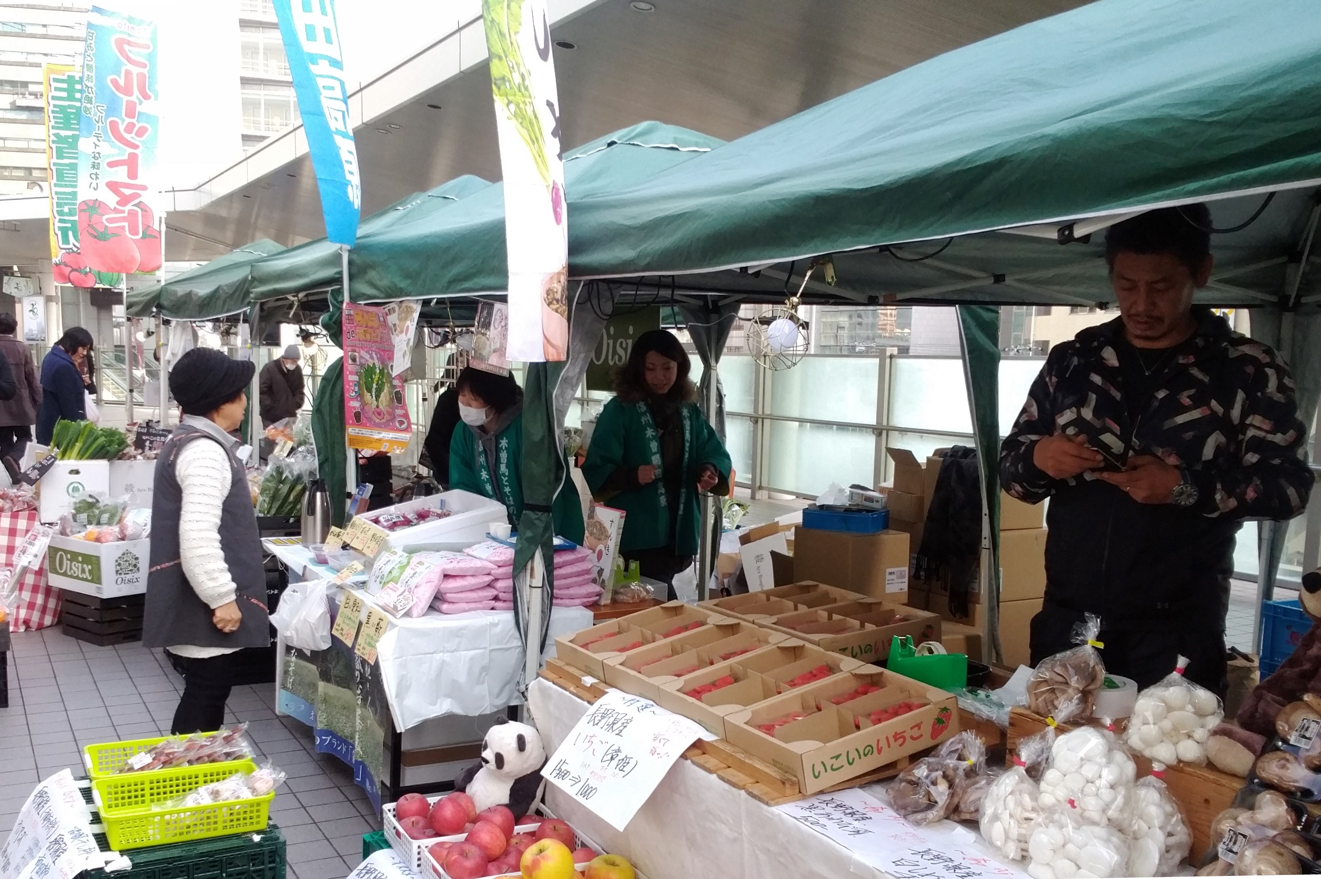 大崎駅前マルシェの様子